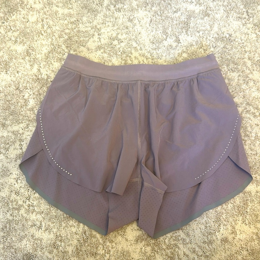 Lululemon Find your Pace High rise lined short 3in